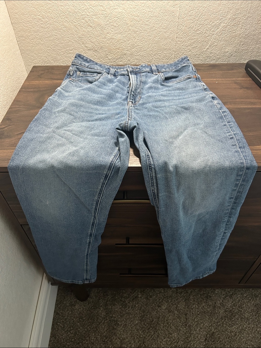 American Eagle Outfitters Women’s Light Wash Straight Leg Jeans